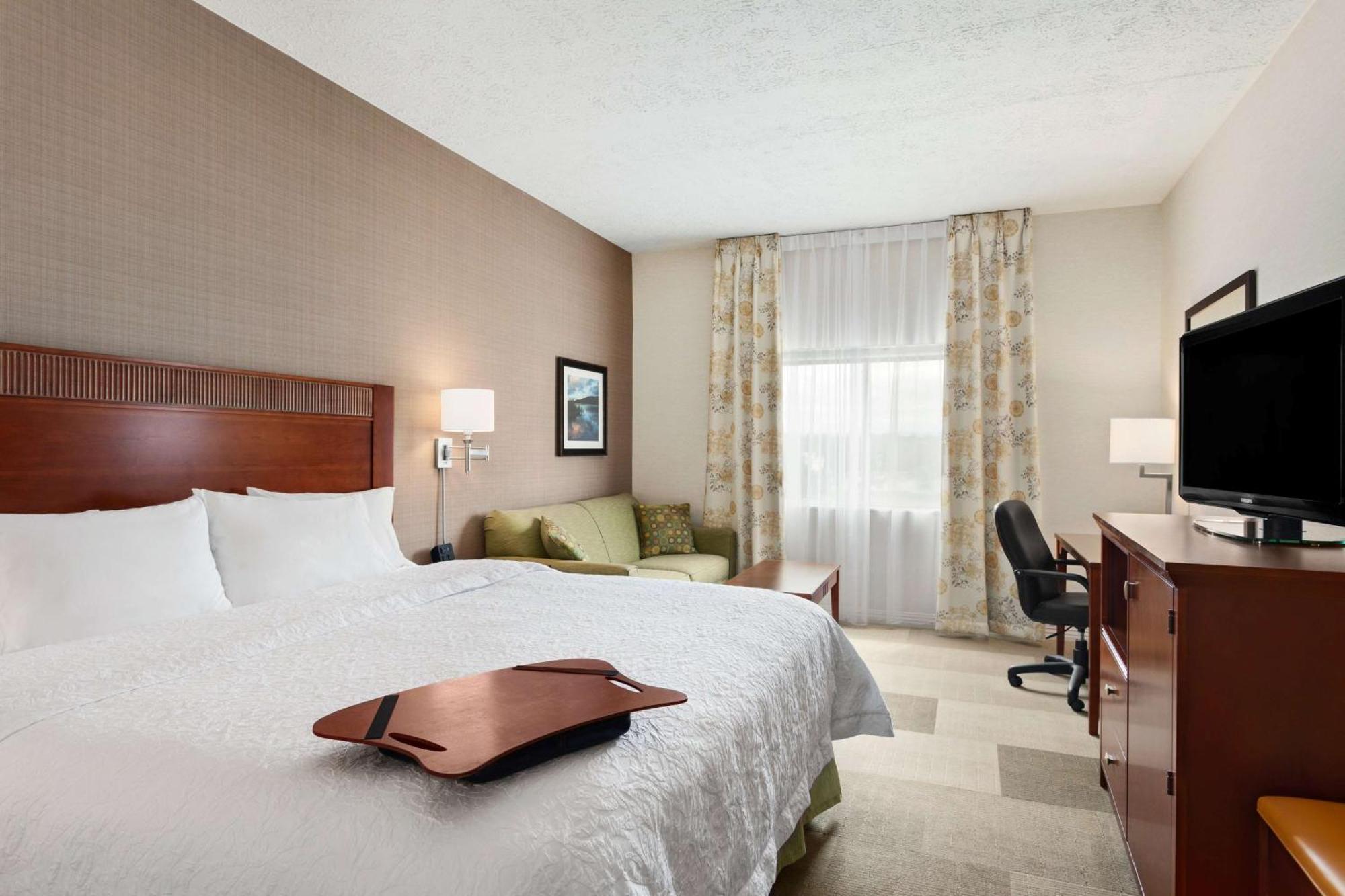 Hampton Inn Burlington - Colchester Bagian luar foto